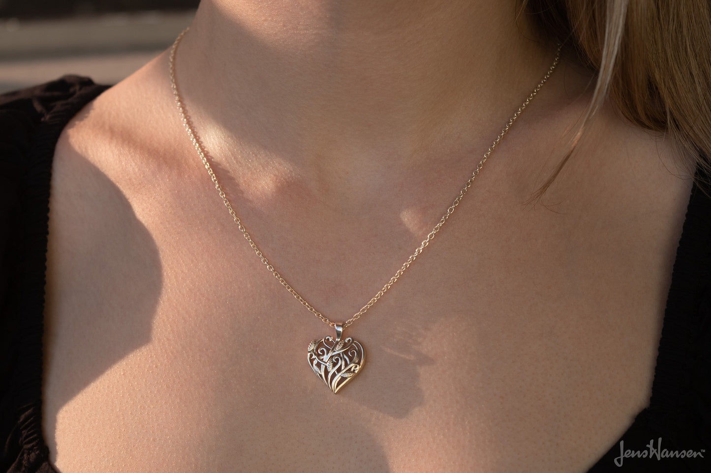 Elvish Heart Pendant, White Gold with Red Gold Leaves