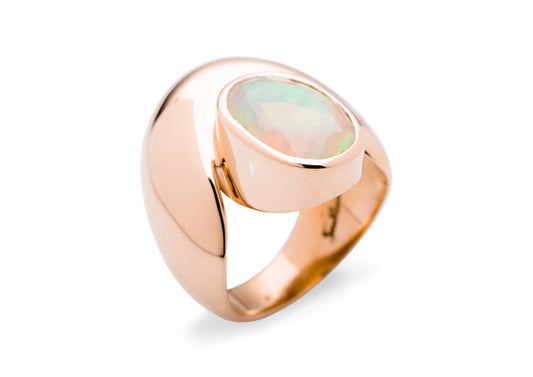 Red Gold Sculpted ring with Ethiopian Opal