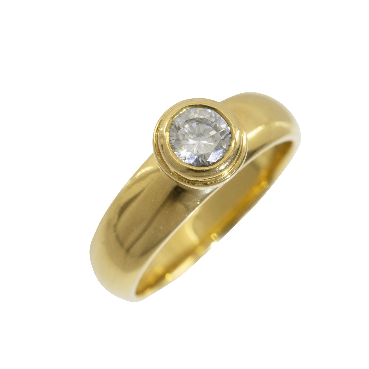 Diamond solitaire in 18ct Yellow gold