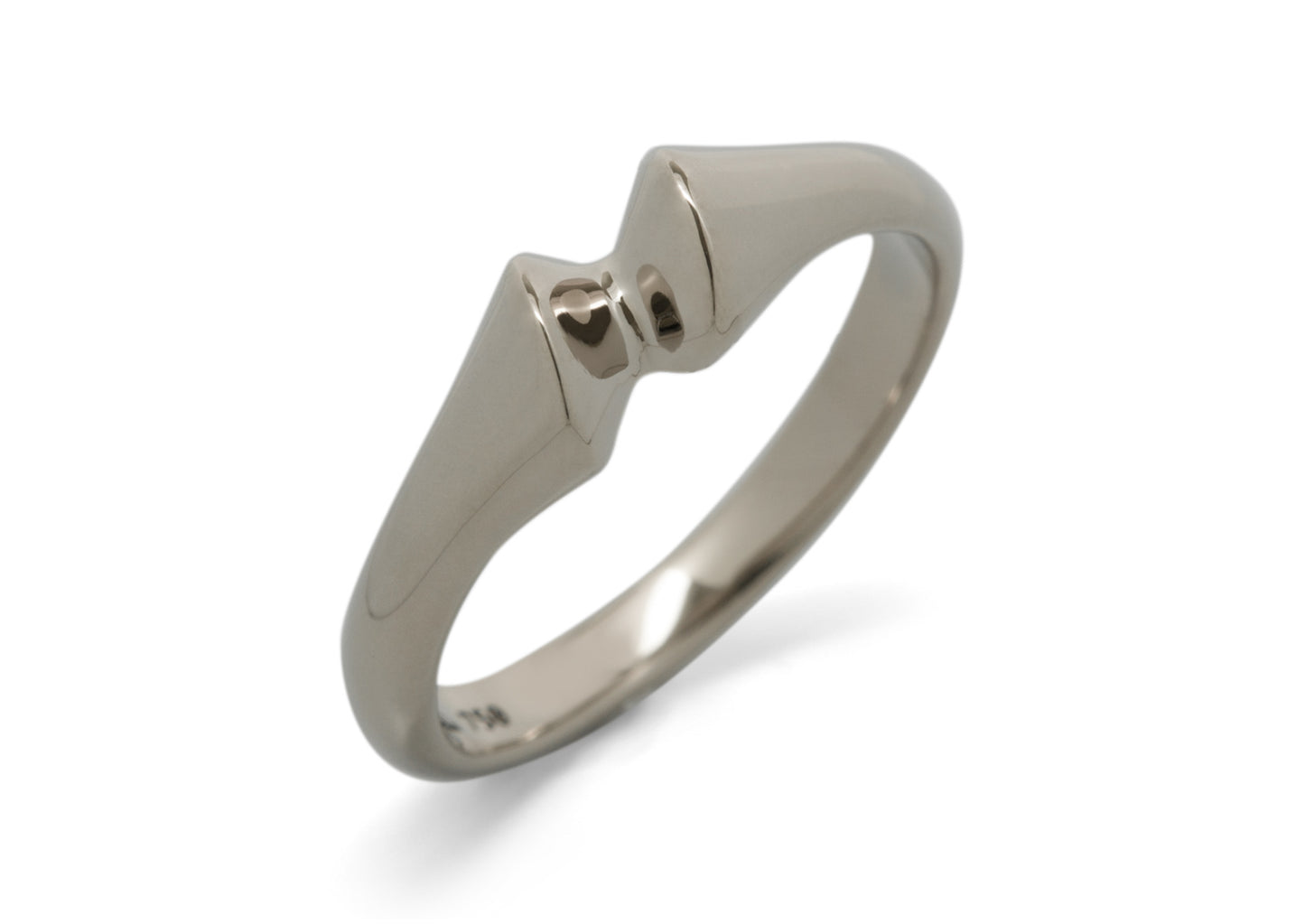 JW195 Dress Ring, White Gold & Platinum